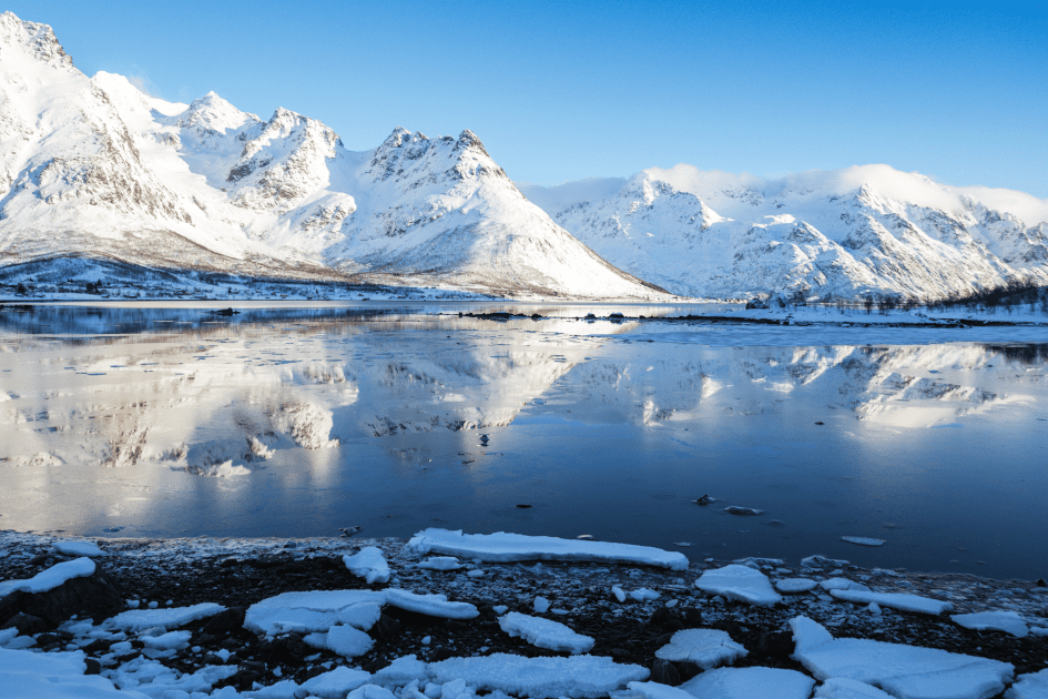 Quality and Sustainability: Image of Arctic mountains, highlighting the authentic location for sourcing shrimp used in our dietary supplements.